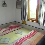 Rokavar Vendeghaz *